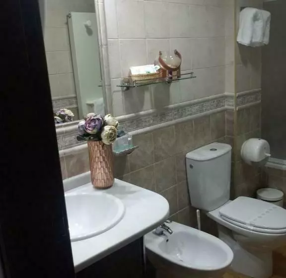 4 Bett Standardzimmer, El Guerra