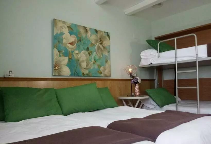 4 Bett Standardzimmer, El Guerra