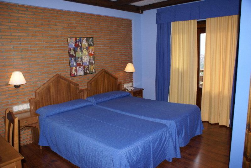 스탠다드 룸, El Guerra