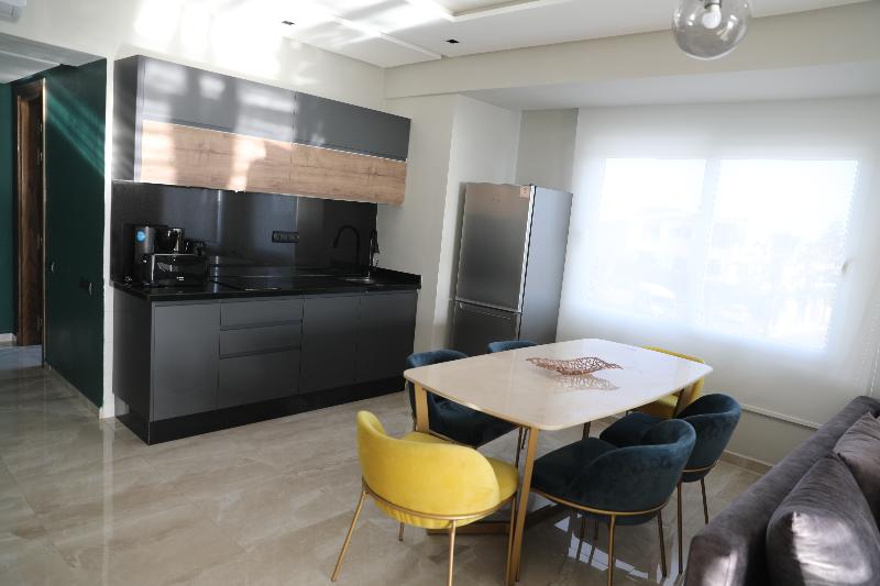 스탠다드 룸, El Guerra