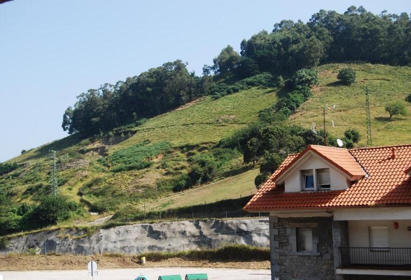 חדר סטנדרט לשלושה, El Haya