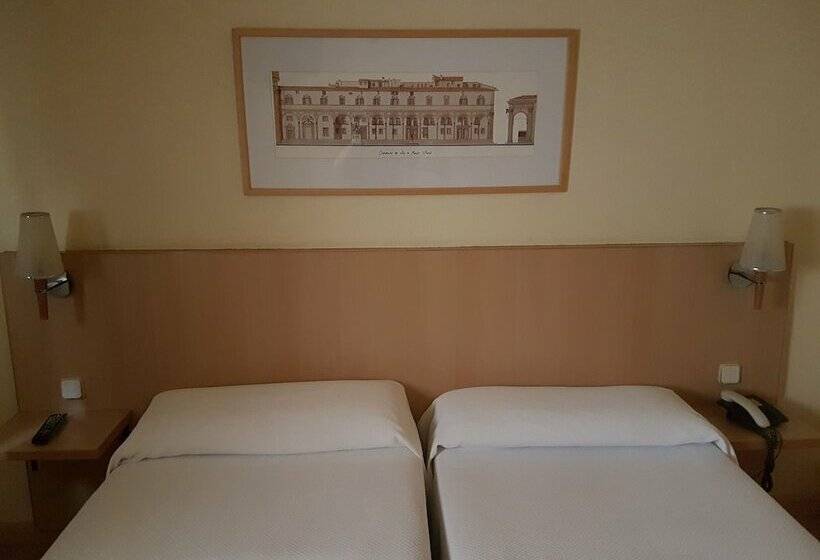 غرفة قياسية, España