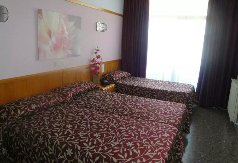 Quarto Triplo Standart, Esplendid