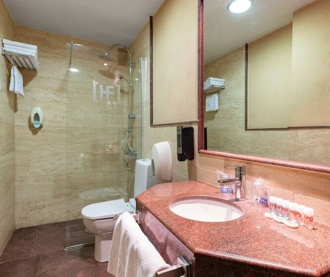 اتاق استاندارد سه نفره, Francabel