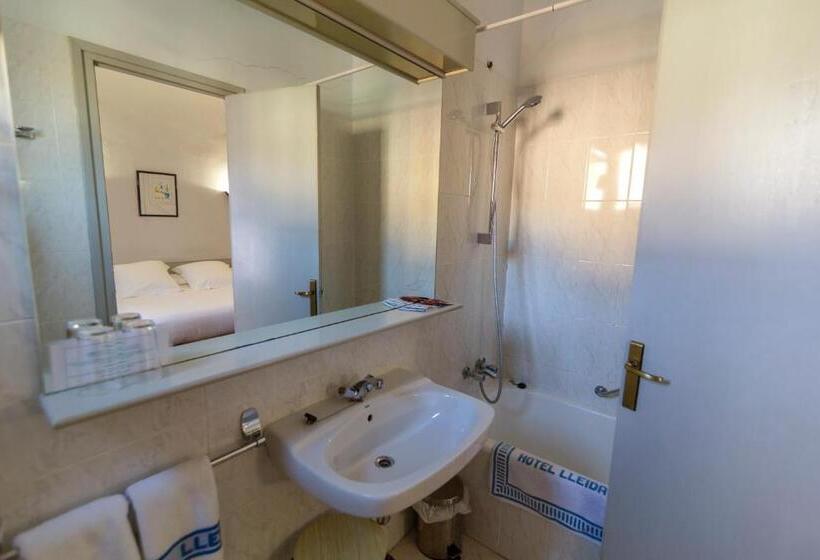 اتاق استاندارد یک نفره, Hospedium Hotel Lleida