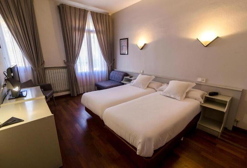 اتاق استاندارد سه نفره, Hospedium Hotel Lleida