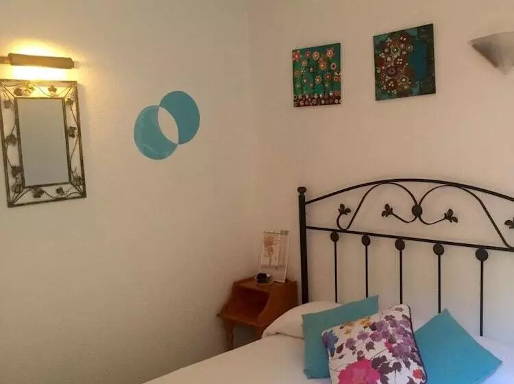 Habitación Estàndard Individual, La Pena