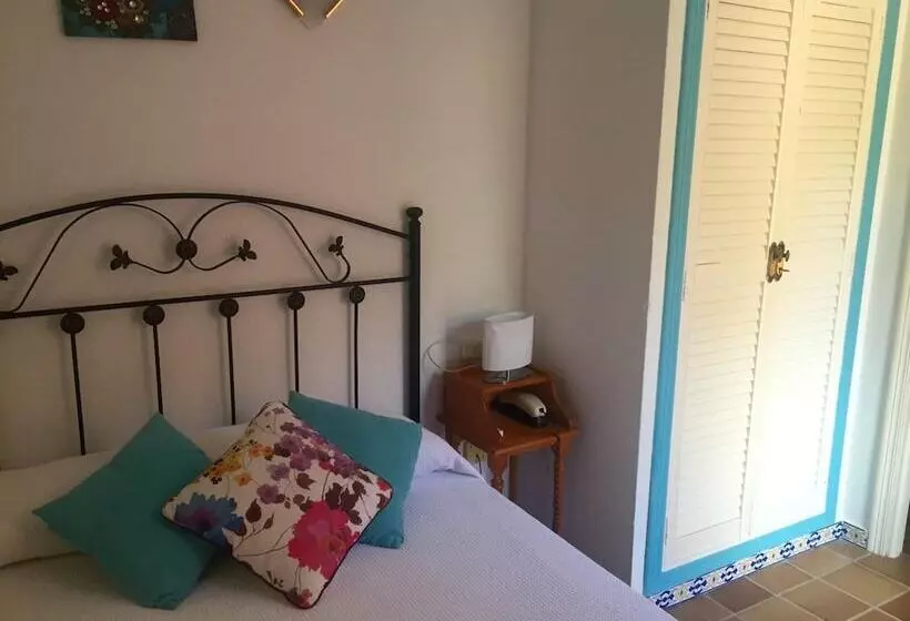 Habitación Estàndard Individual, La Pena
