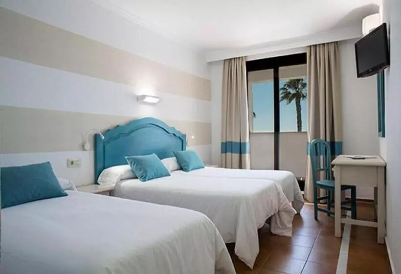 اتاق استاندارد سه نفره با چشمانداز کنار دریا, Marlin Antilla Playa