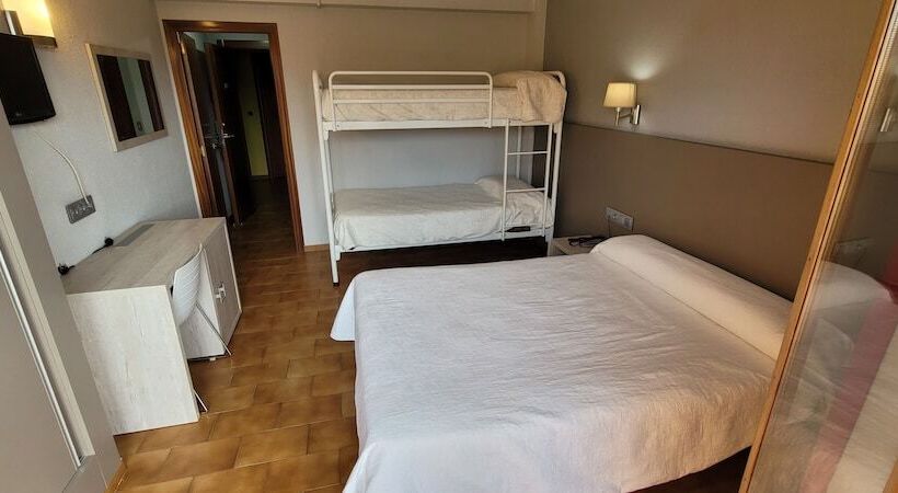 חדר משפחתי, Meson De L’ainsa