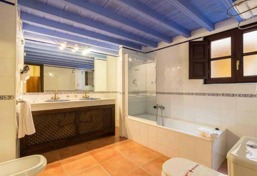 Chambre Familiale, Palacio De Santa Ines