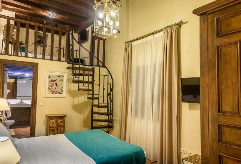 اتاق استاندارد سه نفره, Palacio De Santa Ines