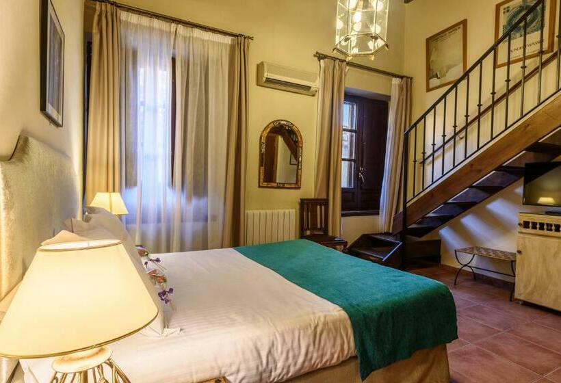 Chambre Triple Standard, Palacio De Santa Ines