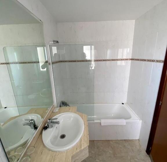 スタンダードトリプルルーム, Real Castellon