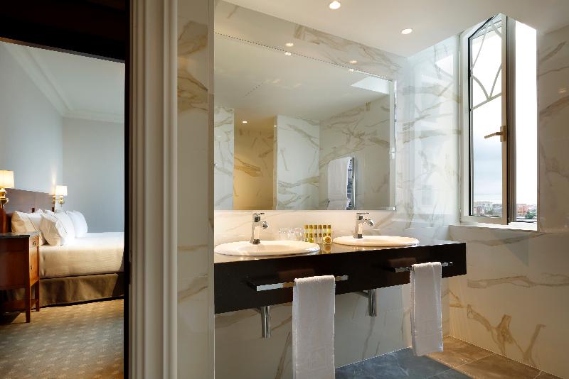 Номер Deluxe, Eurostars Hotel Real