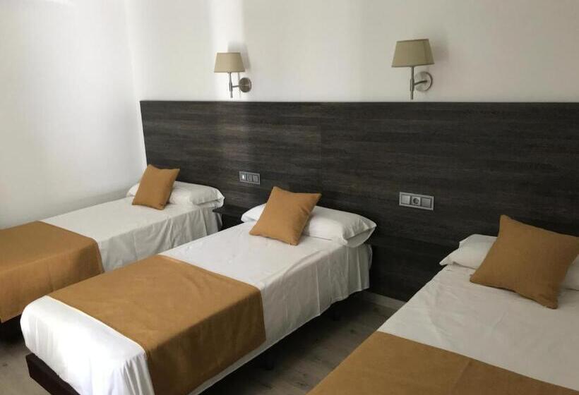 标准三人间, Restaurante Santa Cruz