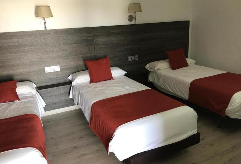 标准三人间, Restaurante Santa Cruz