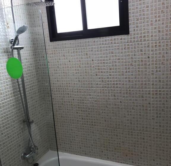 标准单人间, Restaurante Santa Cruz