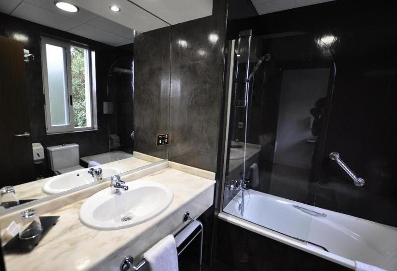 غرفة قياسية فردية, Rio Bidasoa