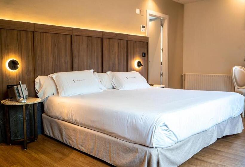 جناح جونيور, Rio Bidasoa