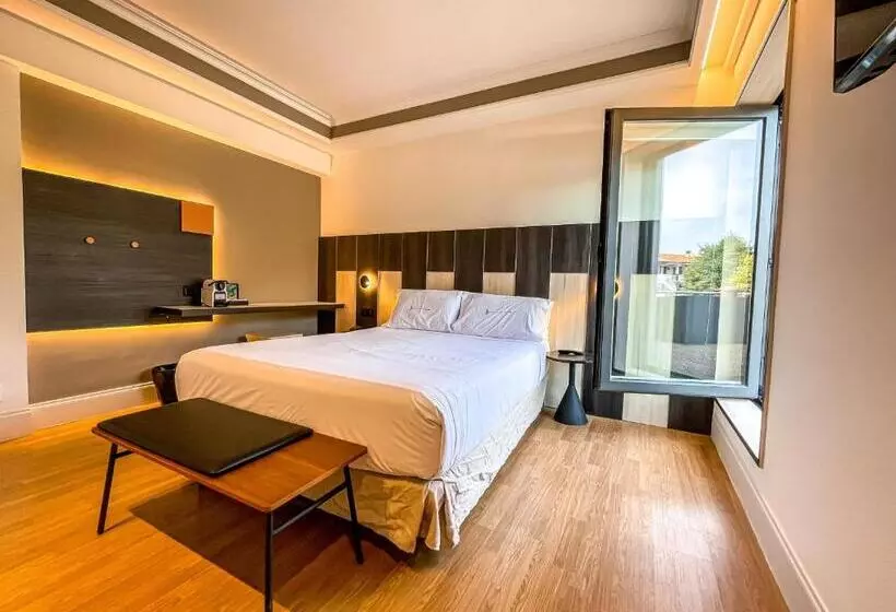 Superior Room with Terrace, Rio Bidasoa
