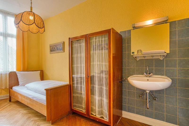 标准间, Santiago Apostol