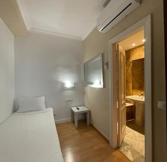 Quarto Estandar Individual, Trafalgar