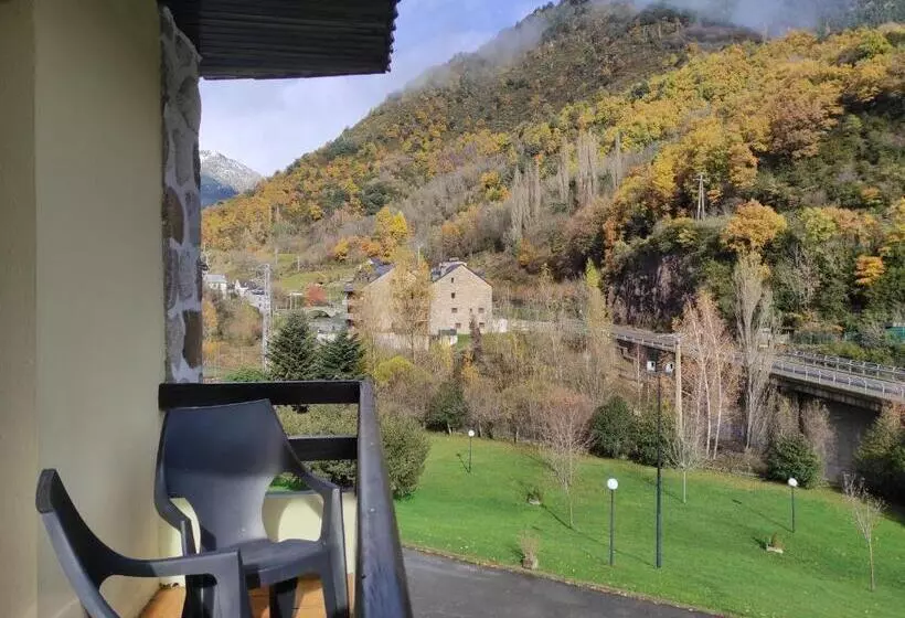 اتاق استاندارد با بالکن, Snö Hotel Bielsa
