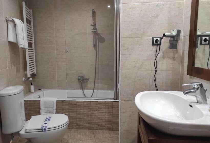 Трехместный Номер Superior, Snö Hotel Bielsa
