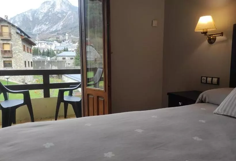اتاق سوپریور سه تخته, Snö Hotel Bielsa