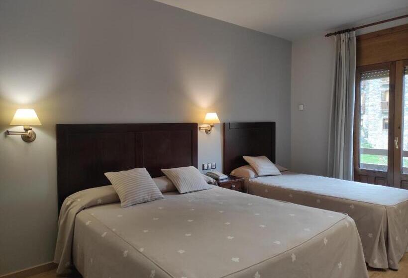 Трехместный Номер Superior, Snö Hotel Bielsa