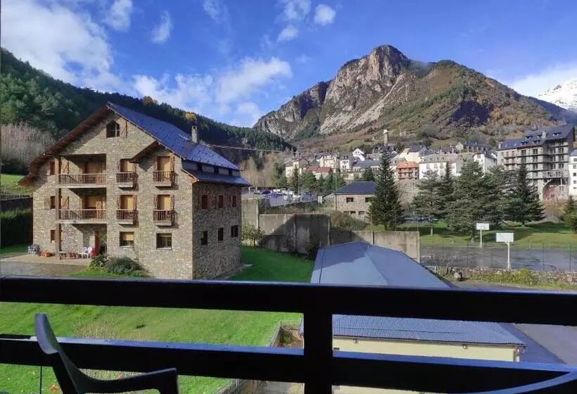 اتاق استاندارد یک تخته با بالکن, Snö Hotel Bielsa