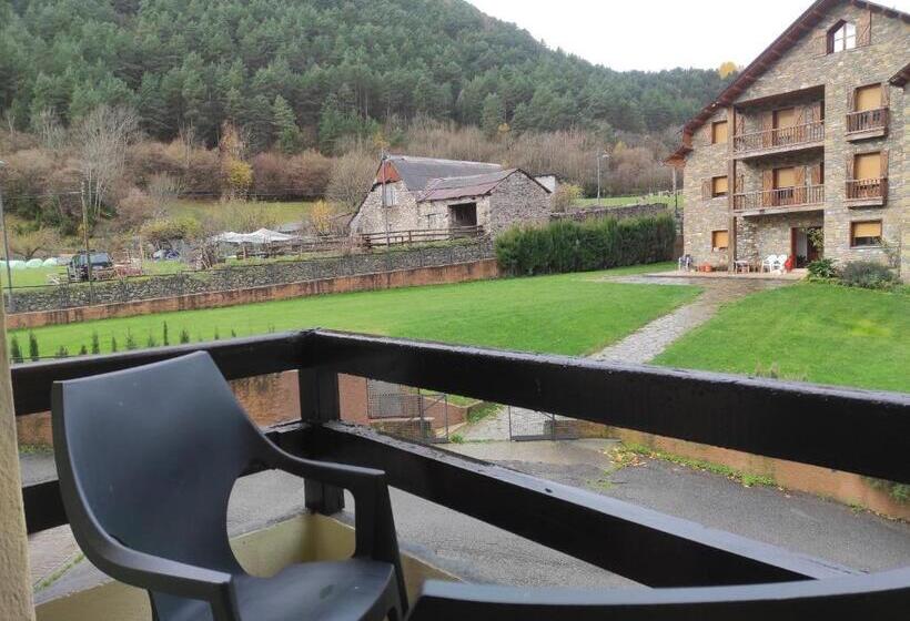 חדר סטנדרט יחיד עם מרפסת, Snö Hotel Bielsa