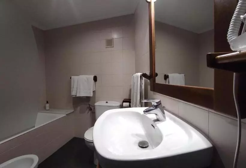 اتاق استاندارد یک تخته با بالکن, Snö Hotel Bielsa