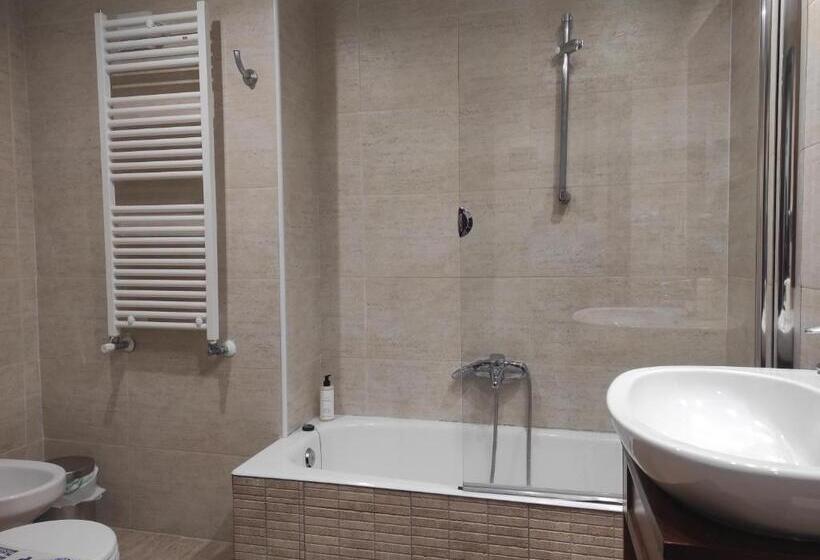 חדר סופריור יחיד, Snö Hotel Bielsa