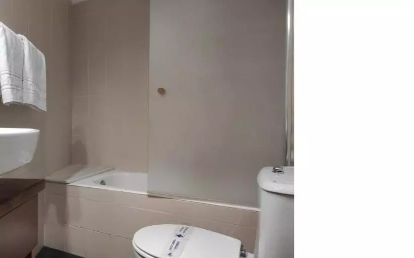 اتاق اکونومی, Snö Hotel Bielsa