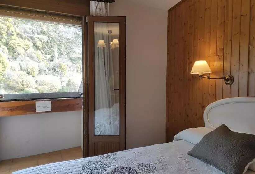 اتاق اکونومی, Snö Hotel Bielsa