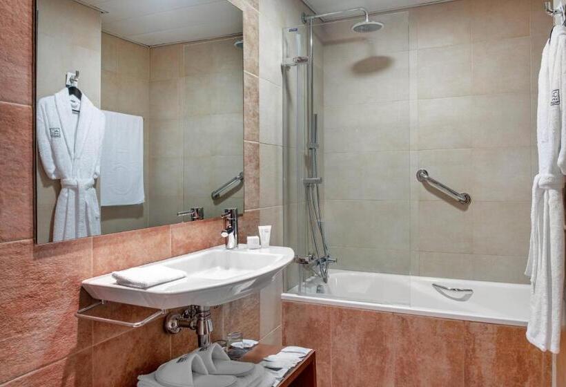 اتاق استاندارد با تخت بزرگ, Ac Hotel Carlton Madrid By Marriott