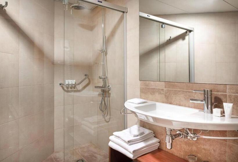 اتاق استاندارد با تخت بزرگ, Ac Hotel Carlton Madrid By Marriott