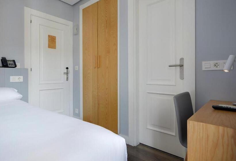 스탠다드 싱글 룸, Avenida