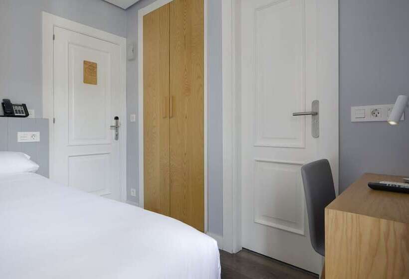 스탠다드 싱글 룸, Avenida