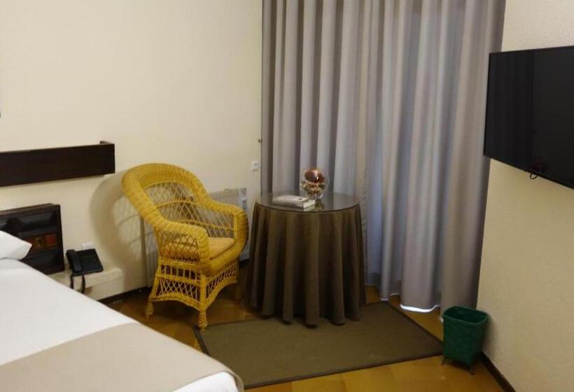 اتاق استاندارد, Baztan