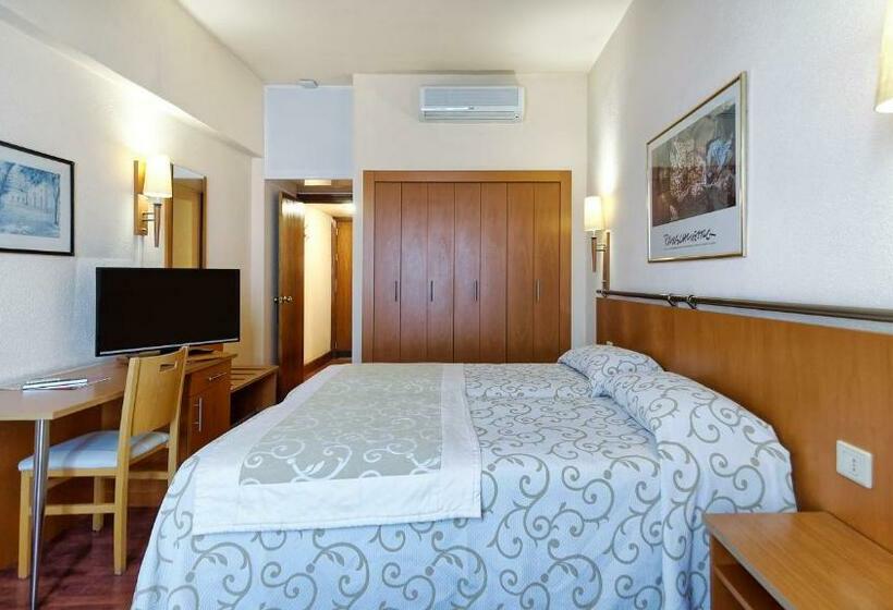 חדר סטנדרט יחיד, Bull Astoria