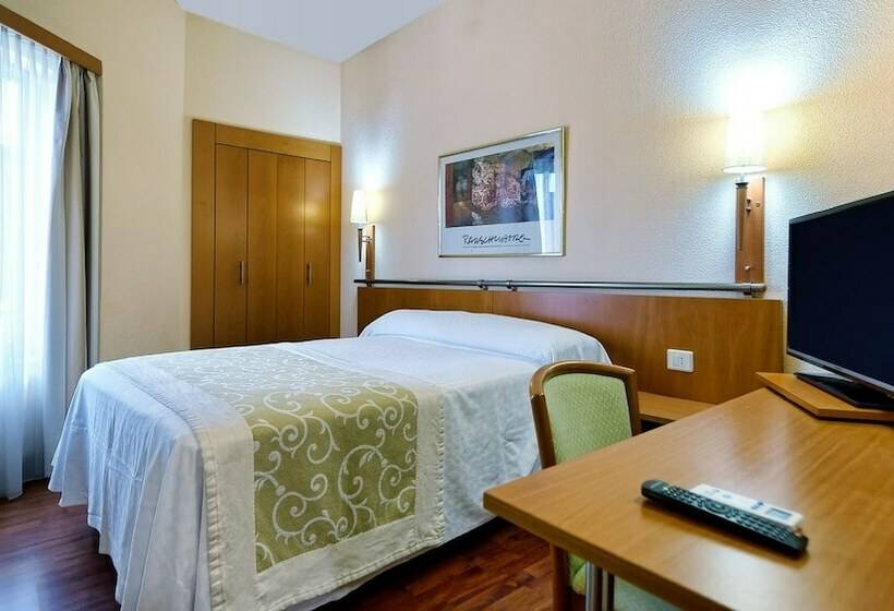 חדר סטנדרט יחיד, Bull Astoria