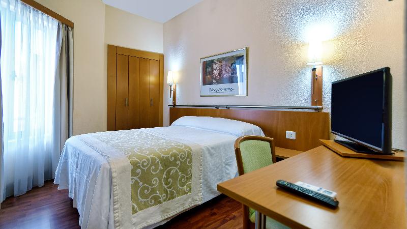 חדר סטנדרט יחיד, Bull Astoria