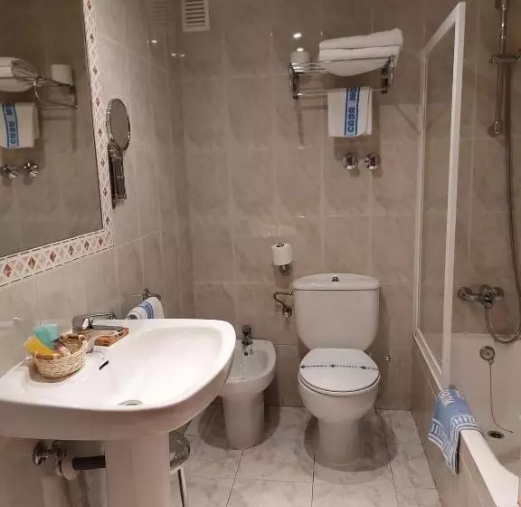 3 Bett Standardzimmer Balkon, Casa Morlans 3000