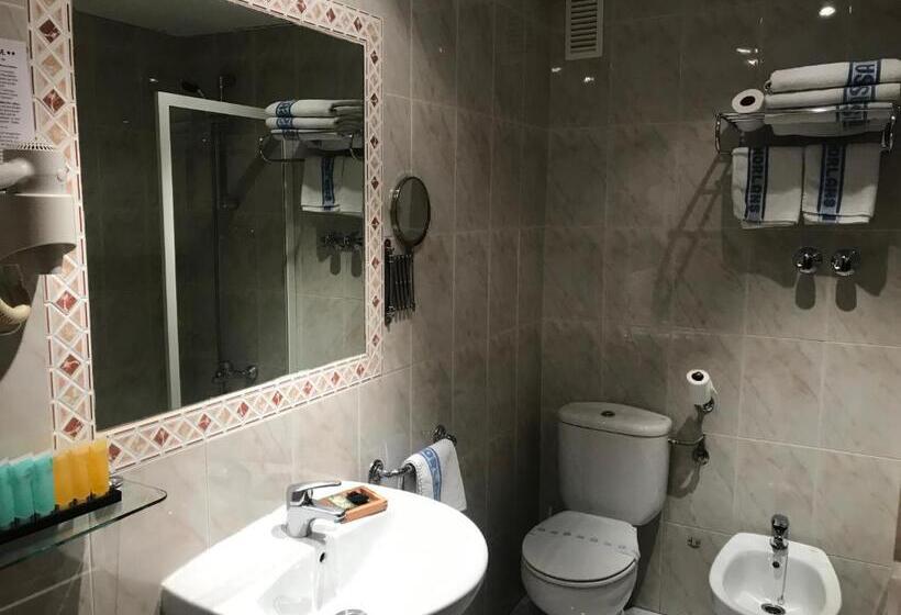 חדר סטנדרט לשלושה עם מרפסת, Casa Morlans 3000