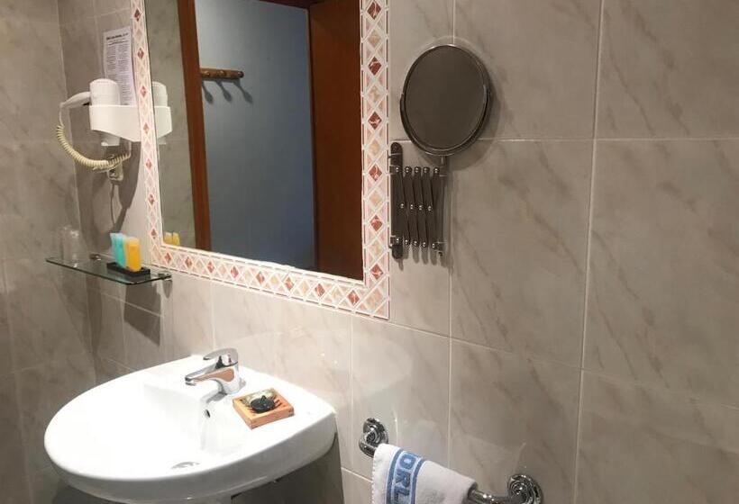 חדר סטנדרט לשלושה עם מרפסת, Casa Morlans 3000