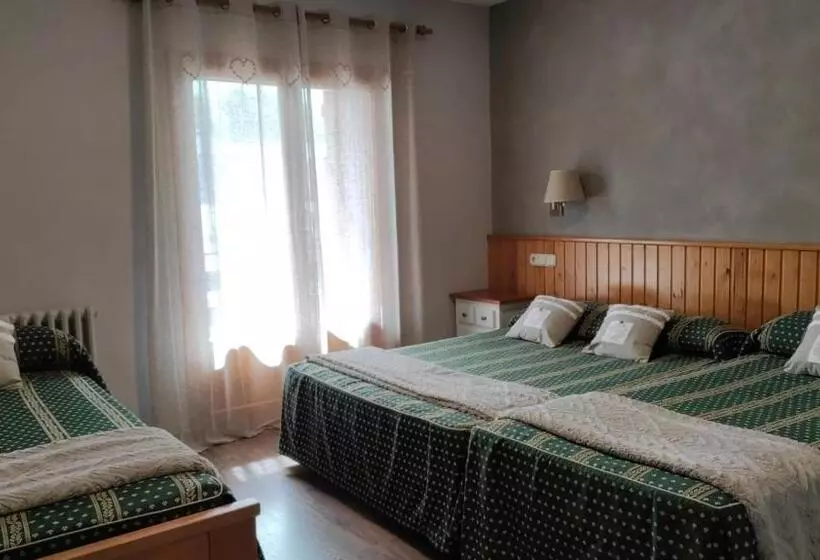 Standard 4-Bettzimmer mit Balkon, Casa Morlans 3000