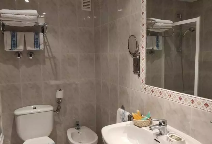 Standard 4-Bettzimmer mit Balkon, Casa Morlans 3000